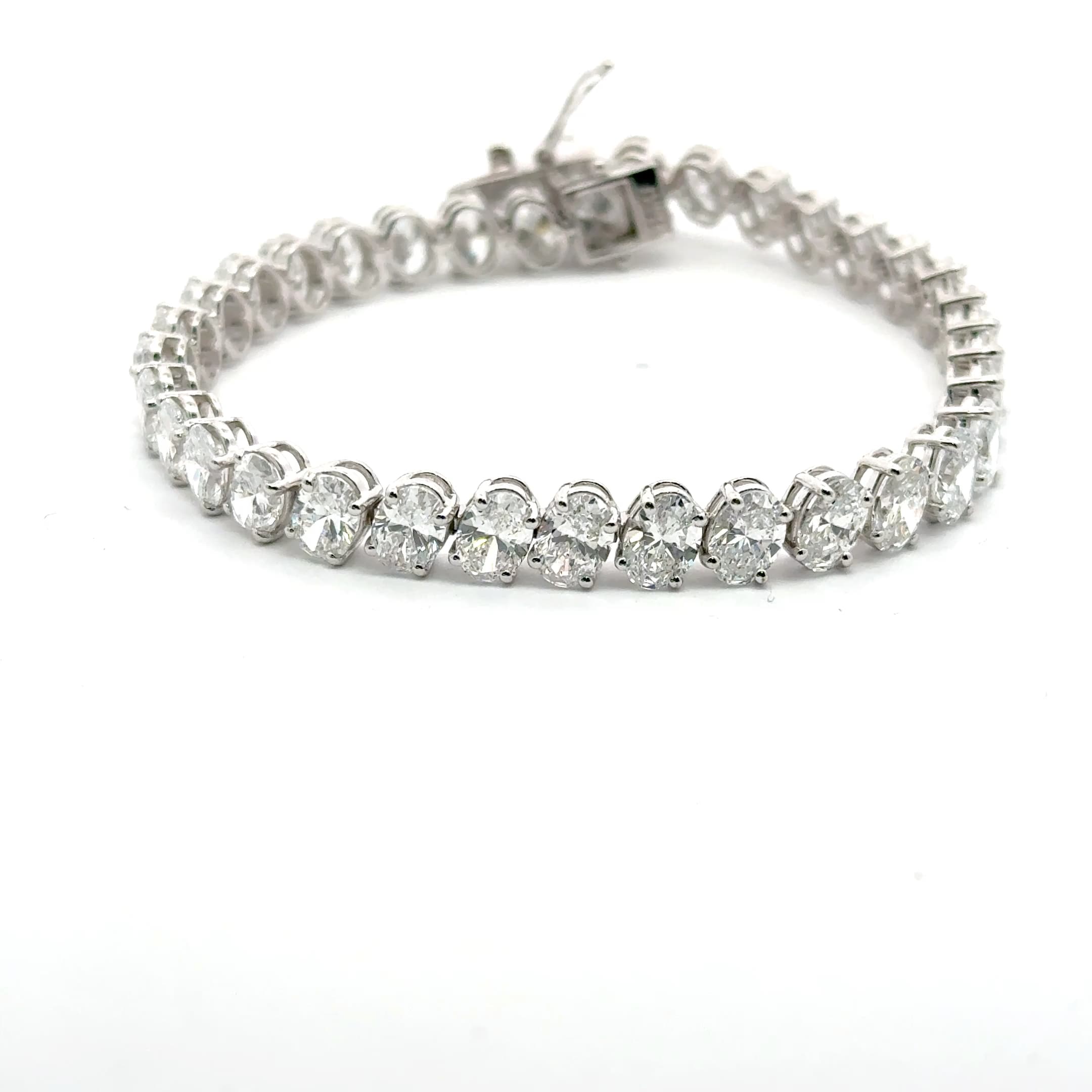White Gold Oval-Cut Tennis Bracelet 2