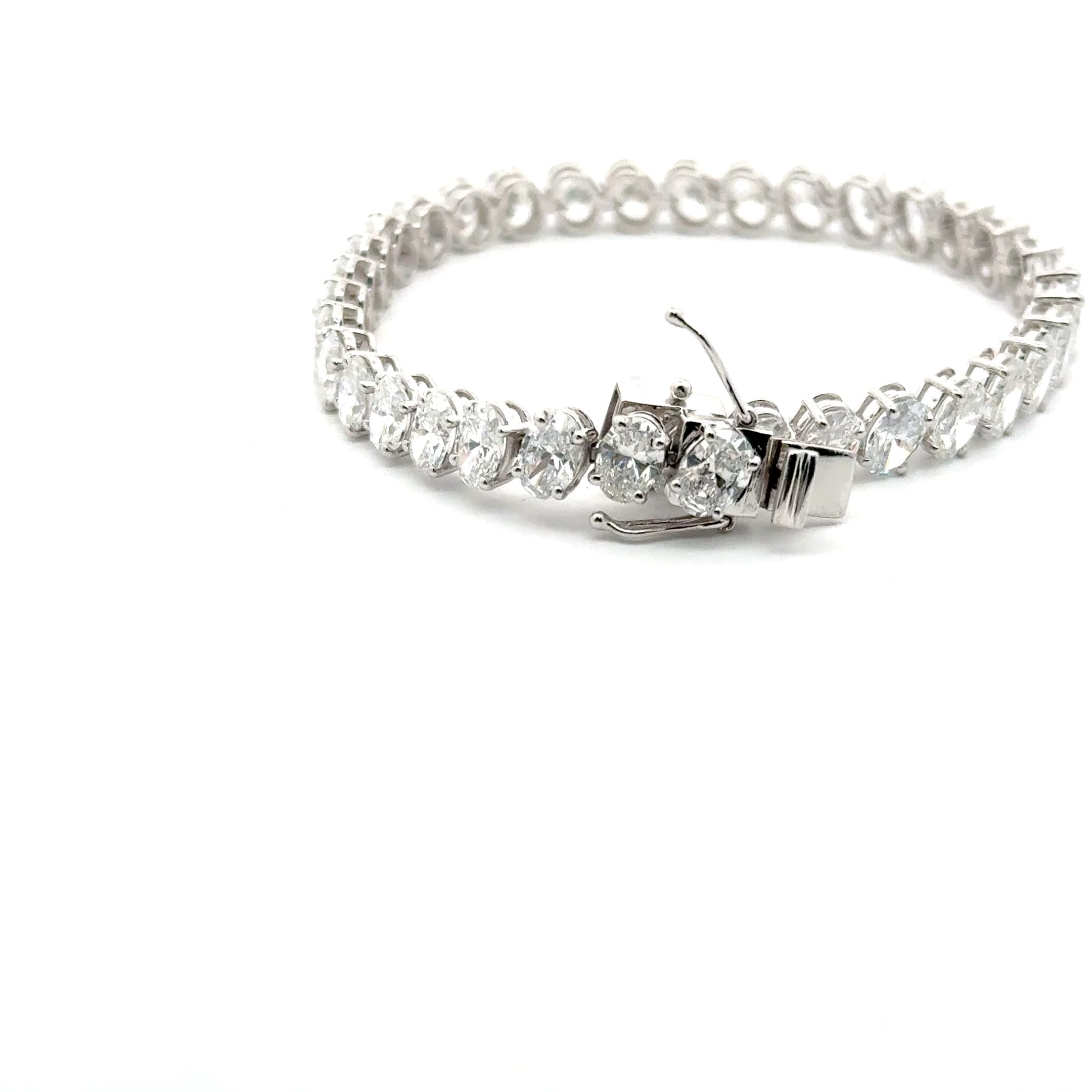 White Gold Oval-Cut Tennis Bracelet 4