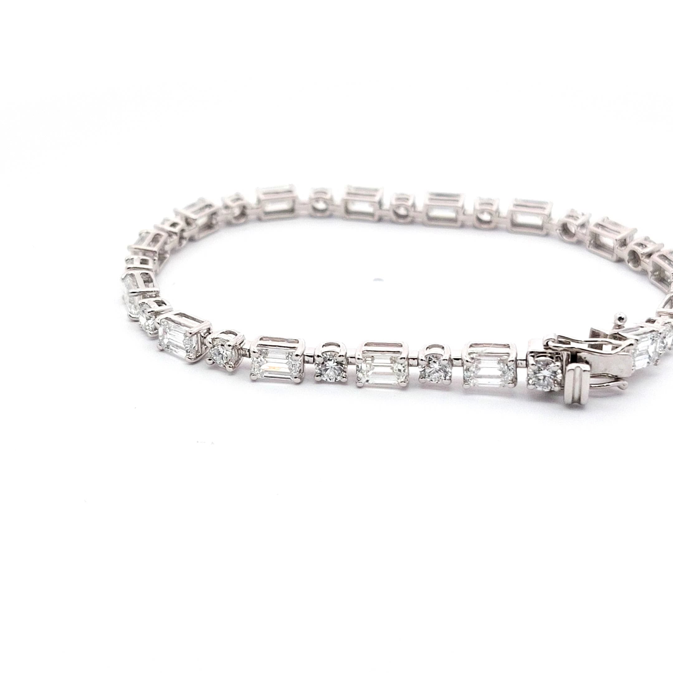 Emerald and Round Cut Diamond Tennis Bracelet in White Gold 4