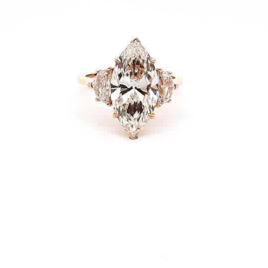 Yellow Gold Multistone Ring with Marquise Cut Diamond