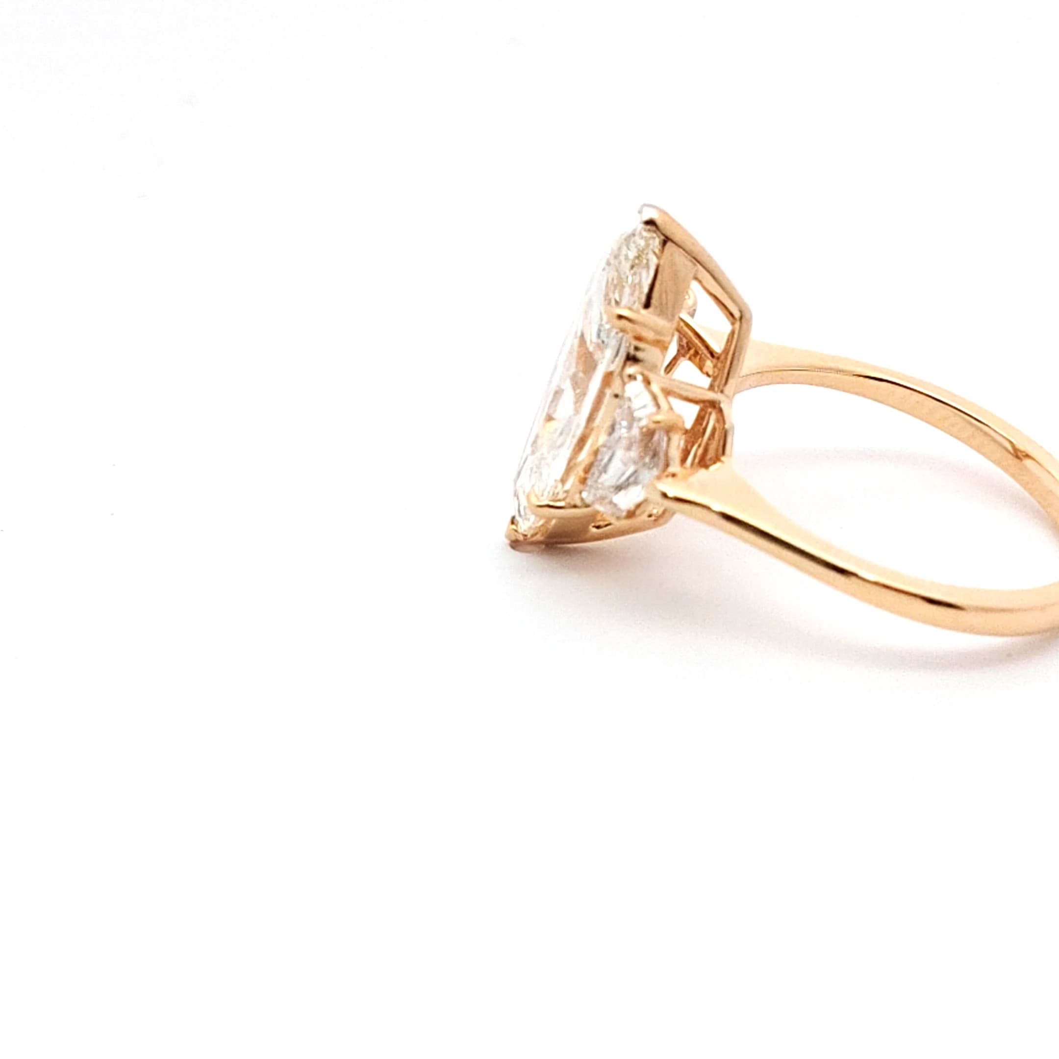 Yellow Gold Multistone Ring with Marquise Cut Diamond 3