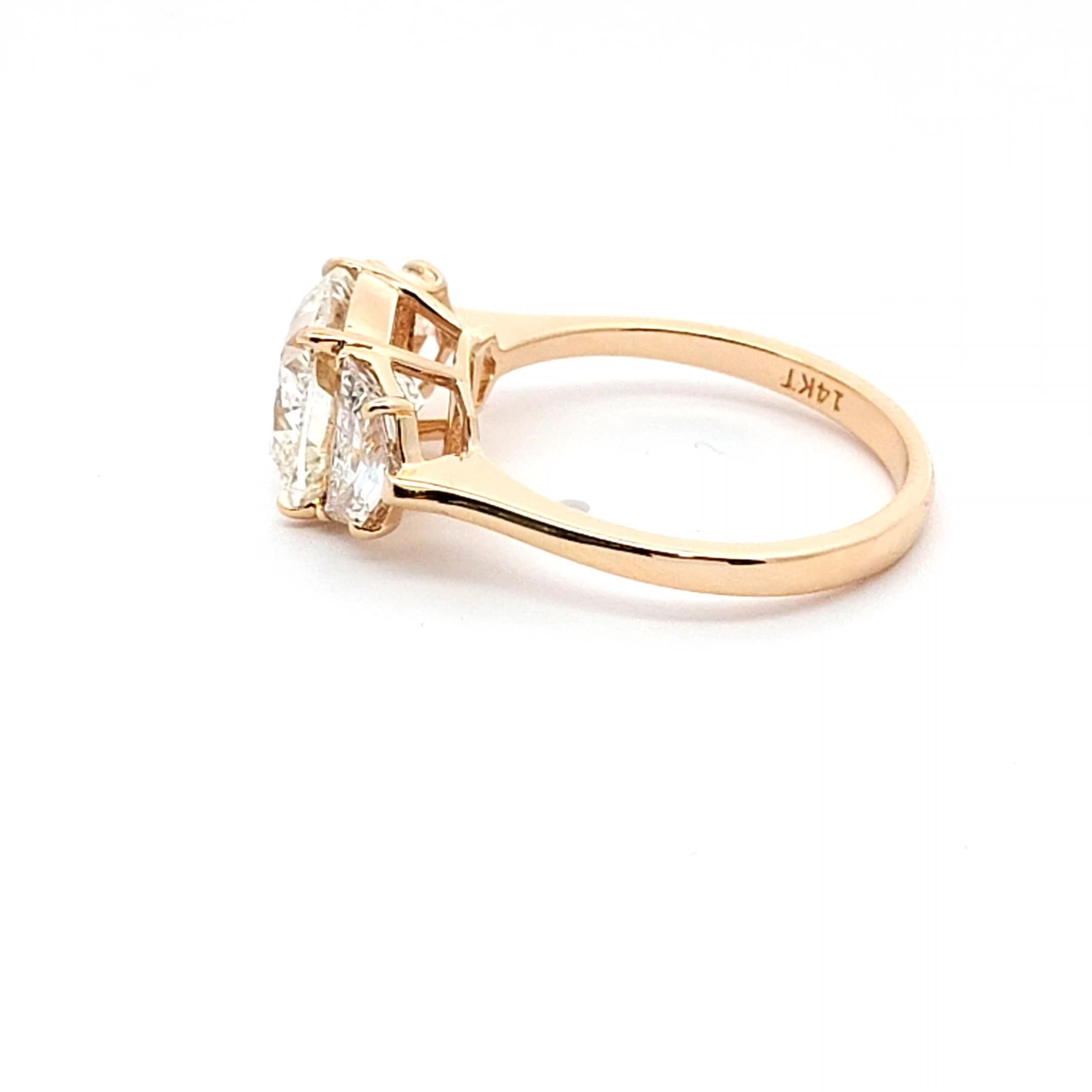 Yellow Gold Multistone Ring with Cushion Cut Diamond 3