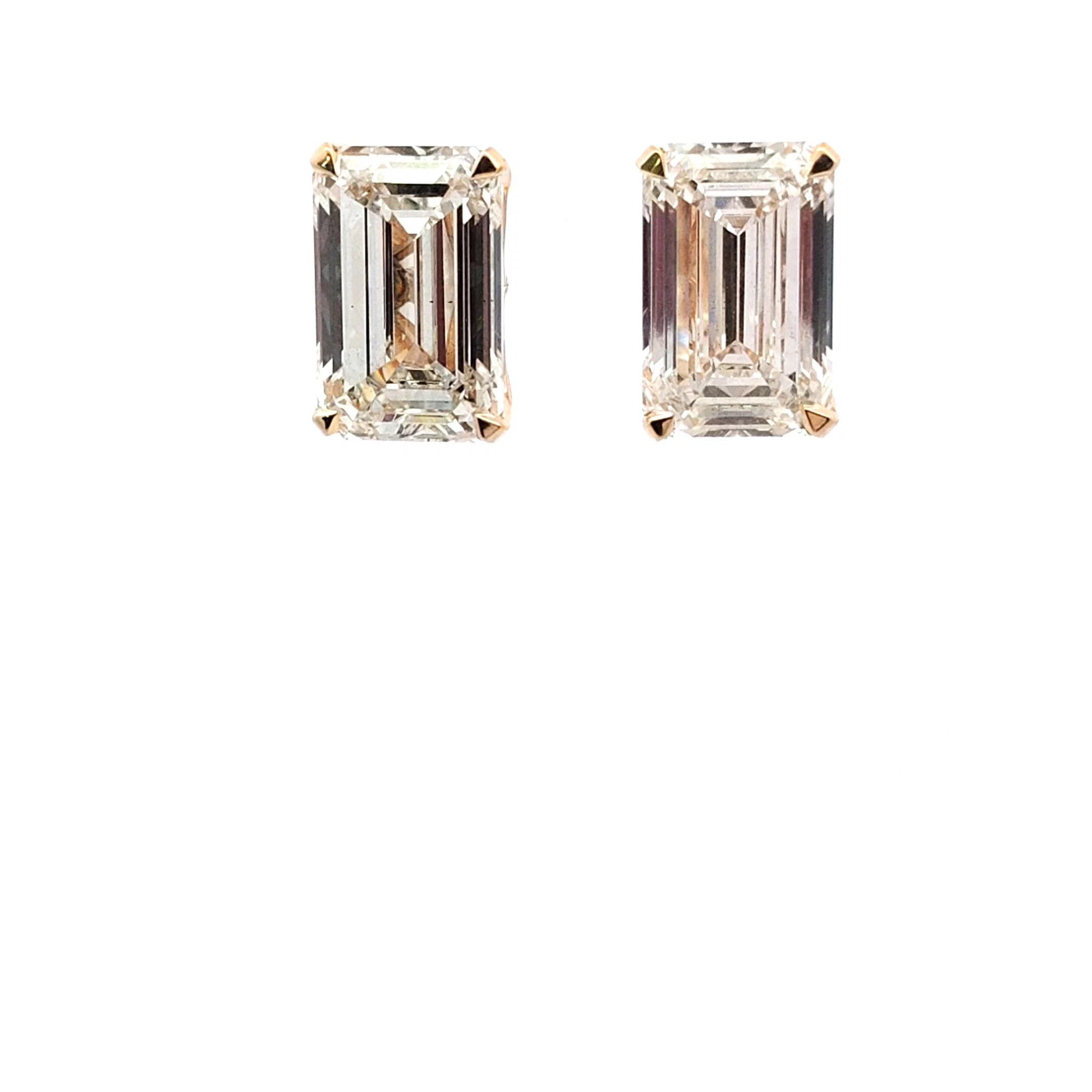 Emerald-Cut Diamond Stud Earrings in Yellow Gold 2