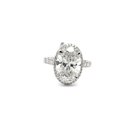Oval Cut Diamond Halo Engagement Ring