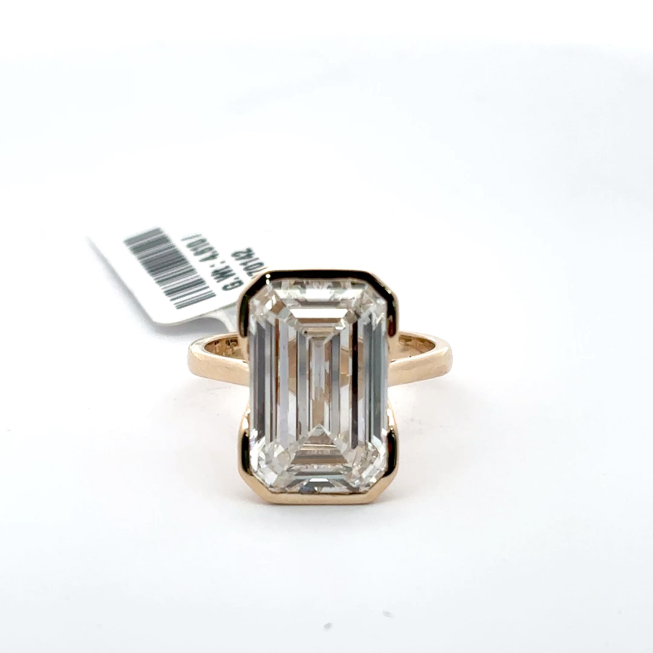 Yellow Gold Cocktail Ring with Emerald-Cut Diamond 2