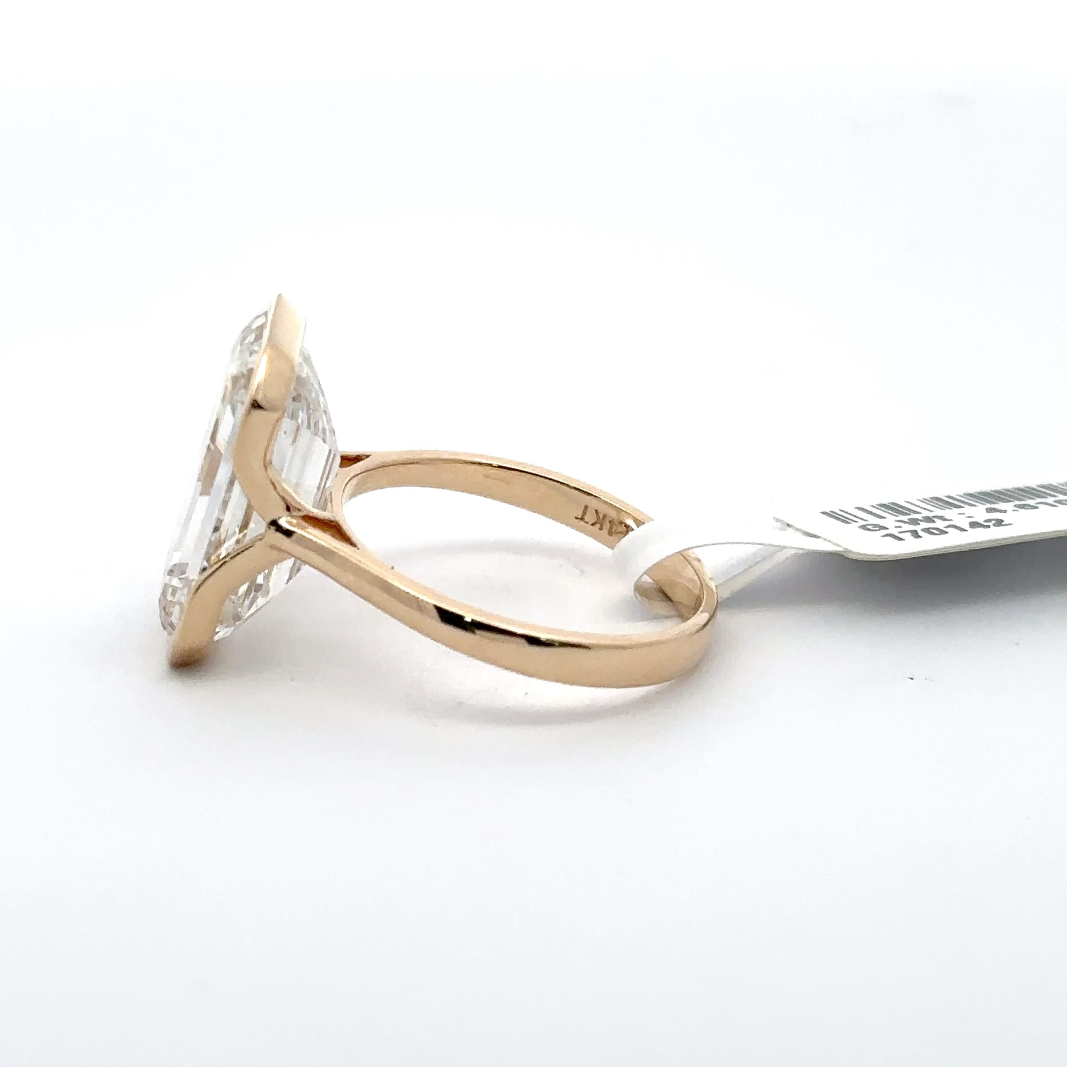 Yellow Gold Cocktail Ring with Emerald-Cut Diamond 3