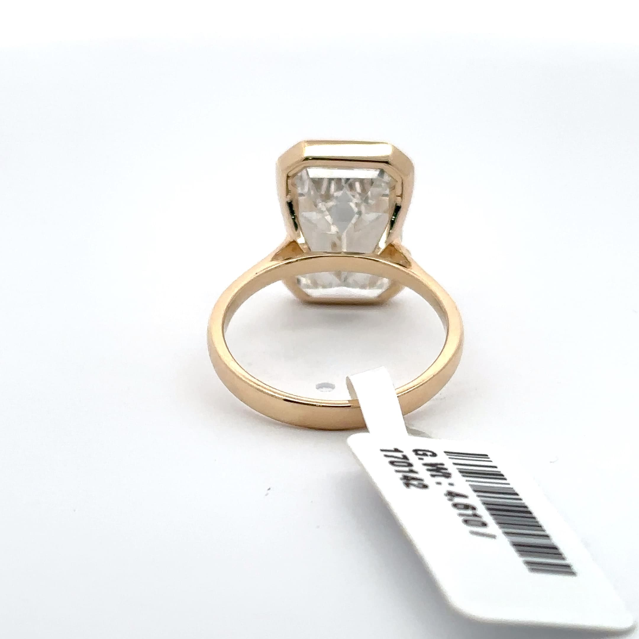 Yellow Gold Cocktail Ring with Emerald-Cut Diamond 4