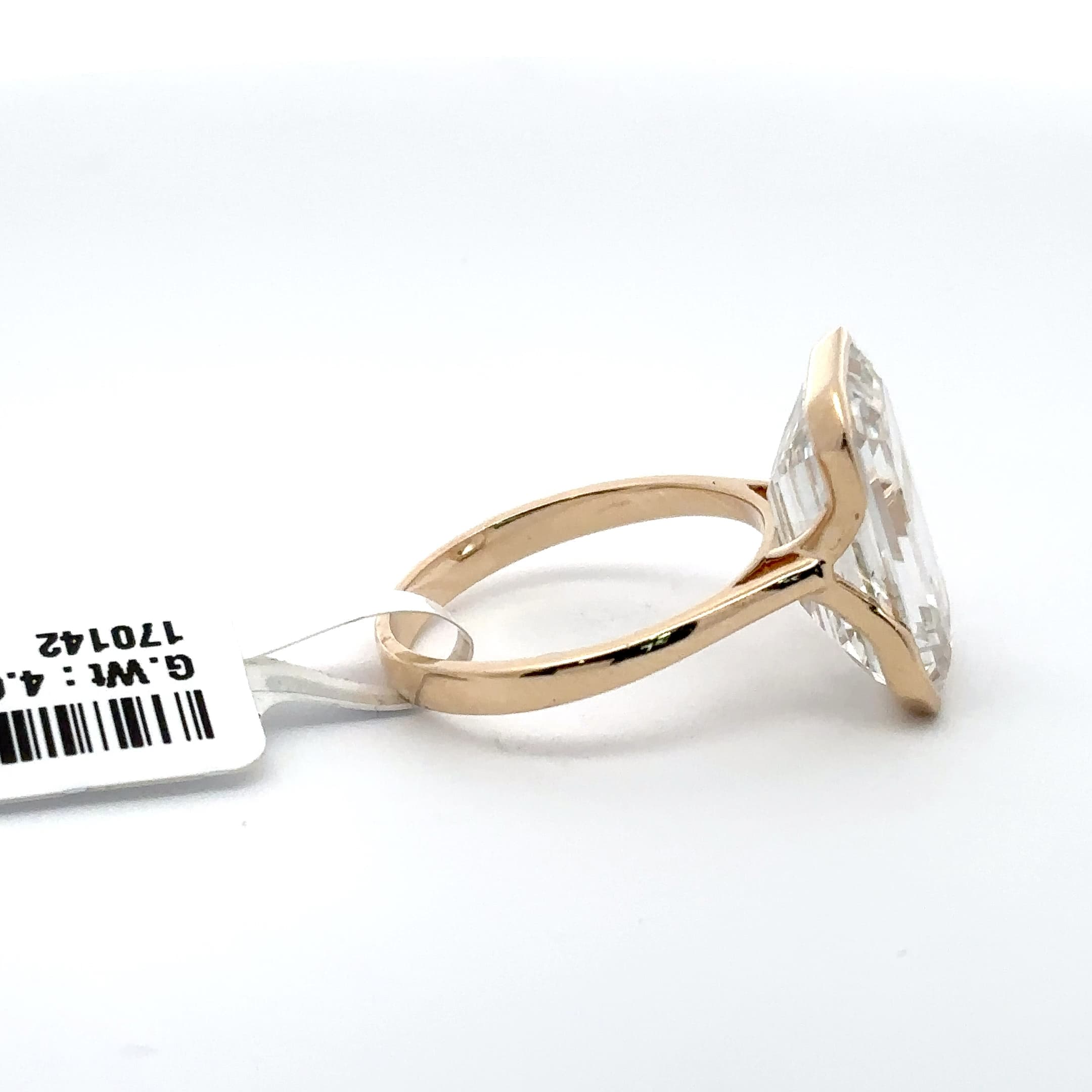 Yellow Gold Cocktail Ring with Emerald-Cut Diamond 5
