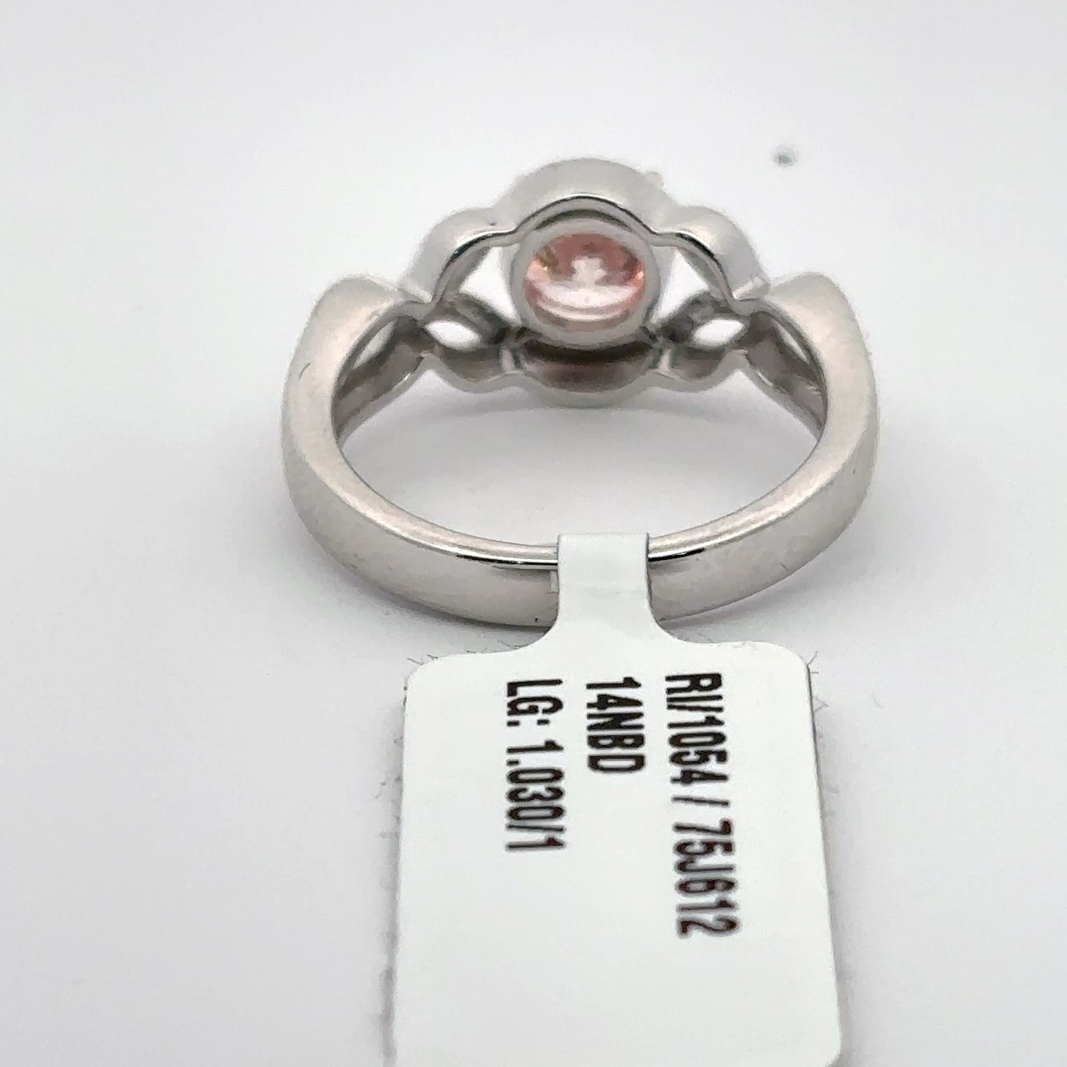 Fancy pink round solitiare ring 4