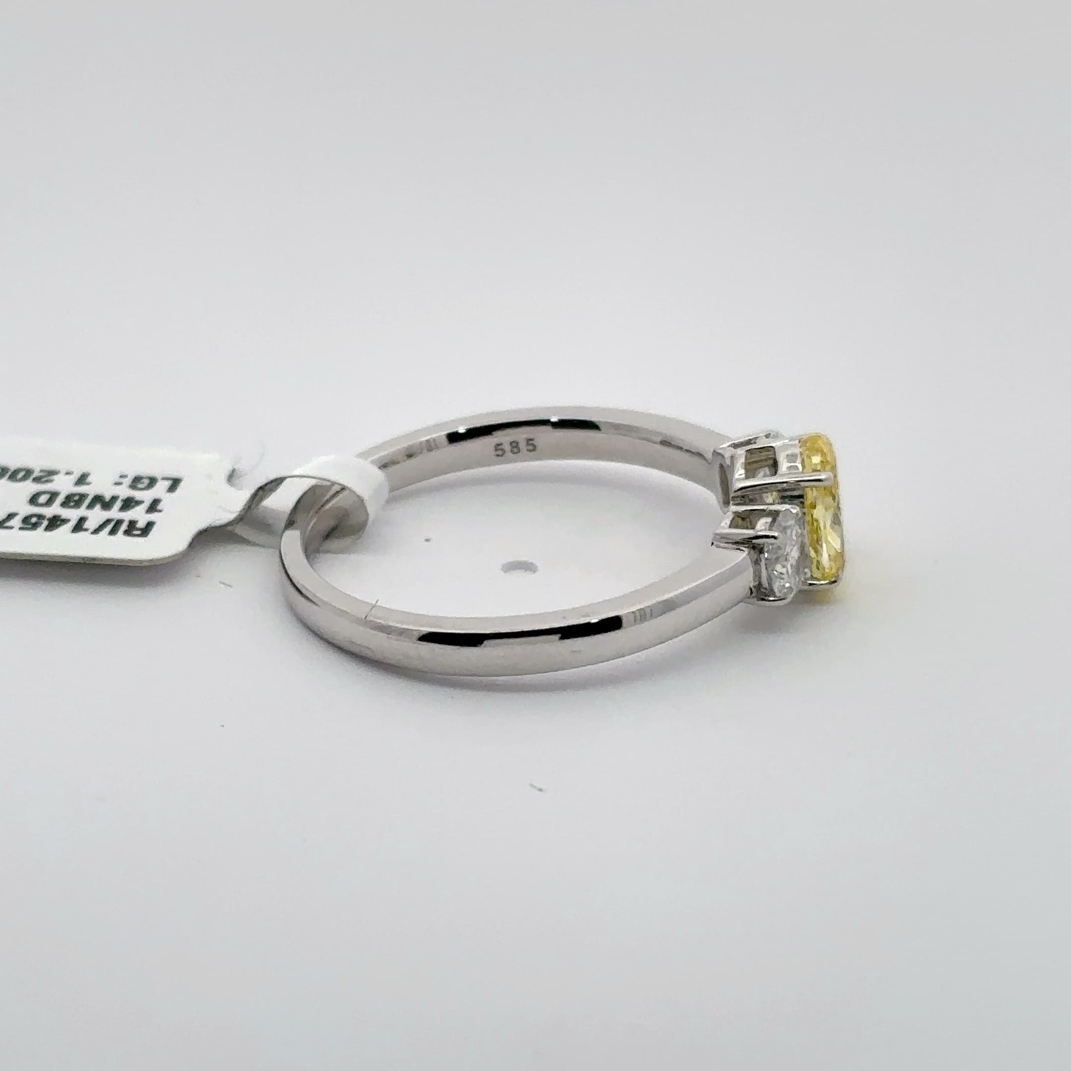 White Gold Ring with Oval Cut Diamond Center Stone 5
