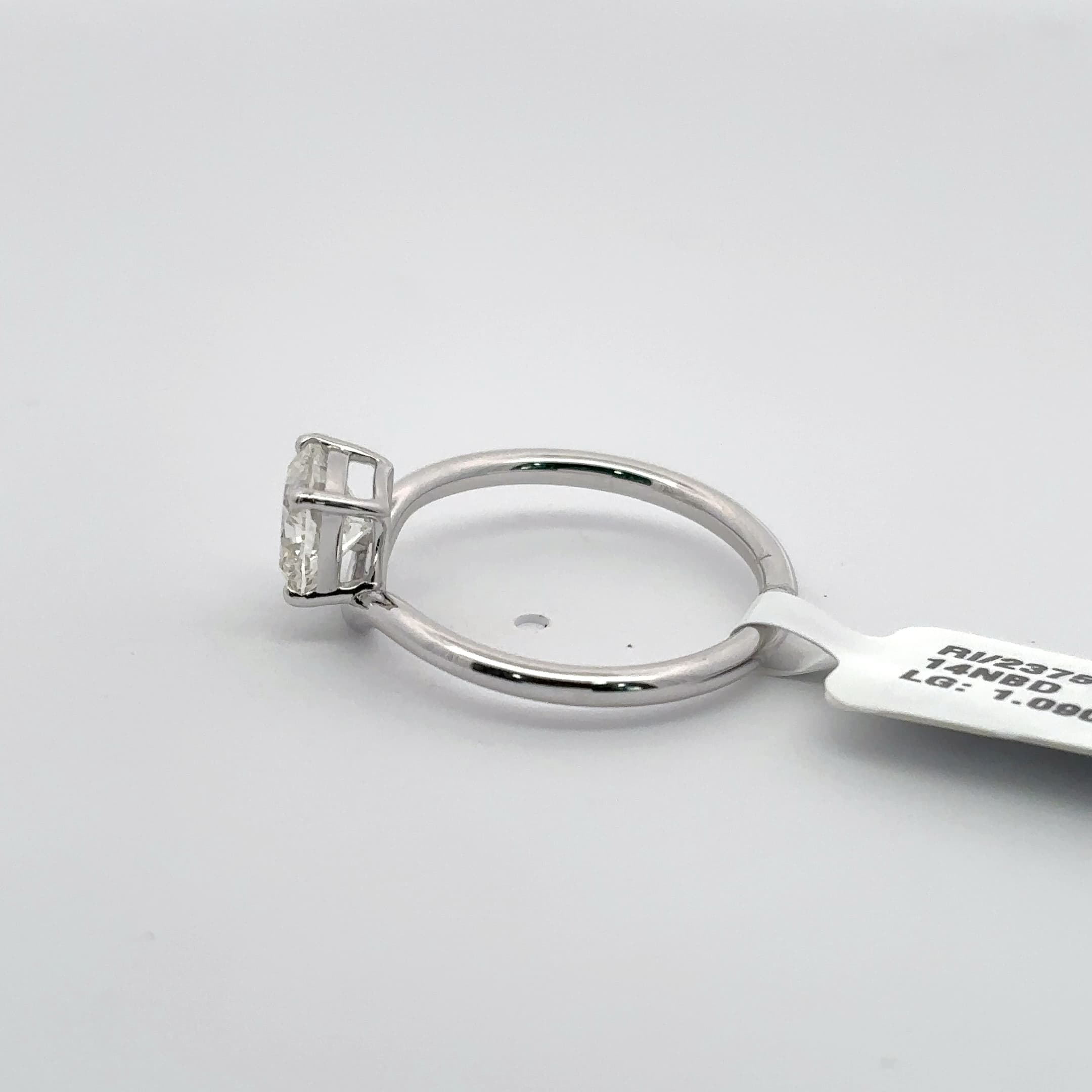 Solitaire Ring with Cushion Cut Diamond in White Gold 3
