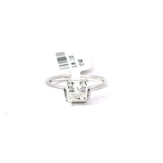 Solitaire Ring with Radiant Cut Diamond