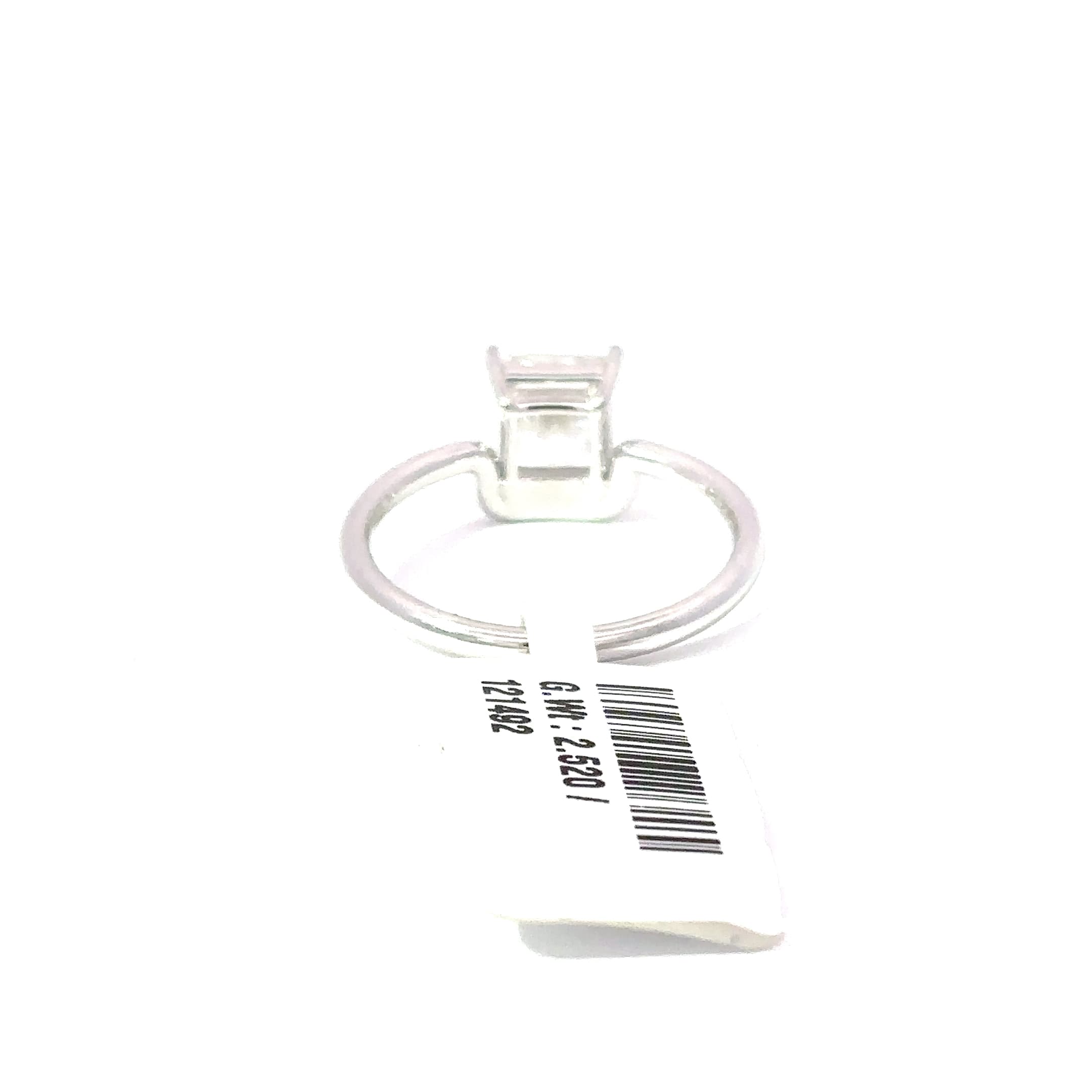 Solitaire Ring with Radiant Cut Diamond 4