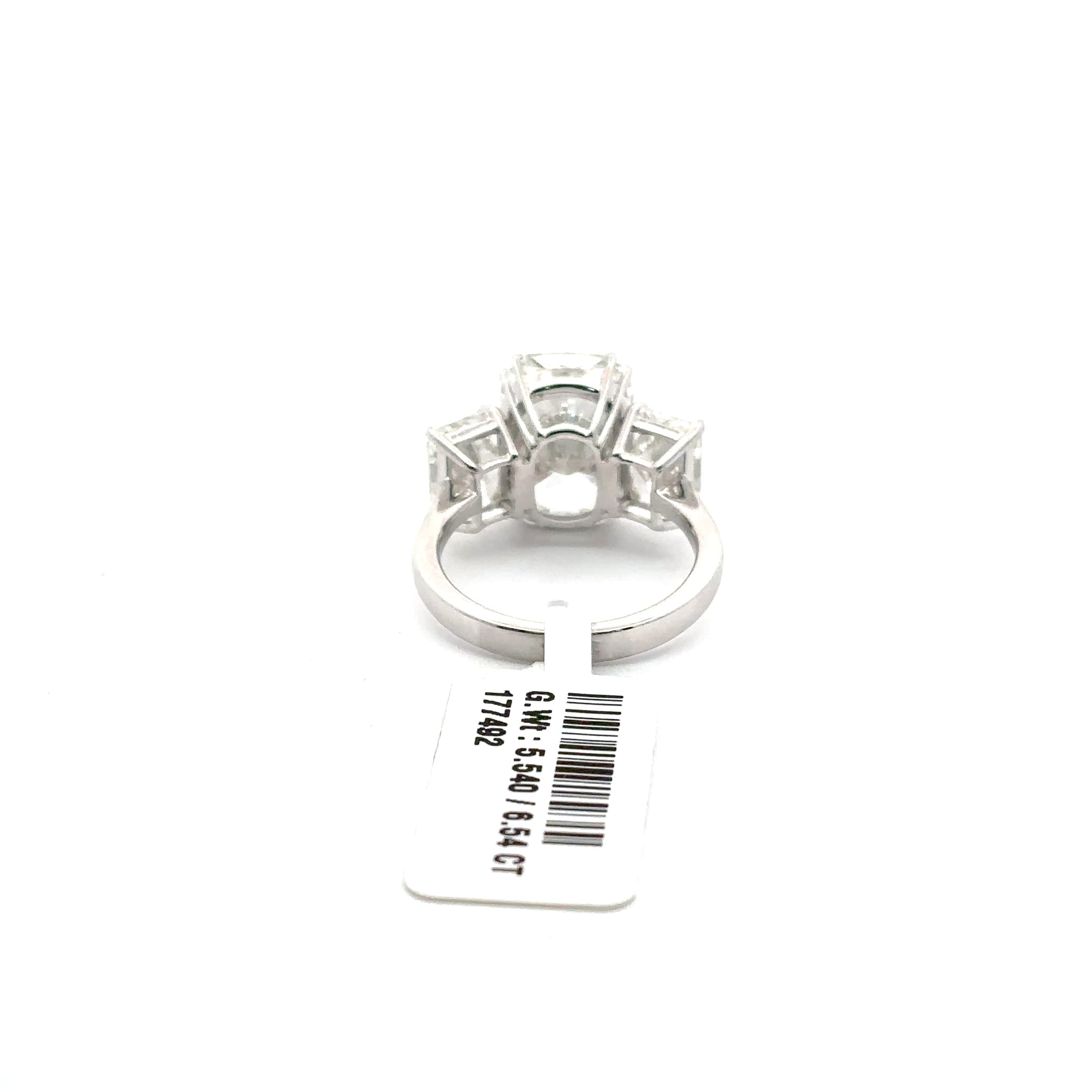 White Gold Multistone Ring with long Cushion Cut Diamond 4