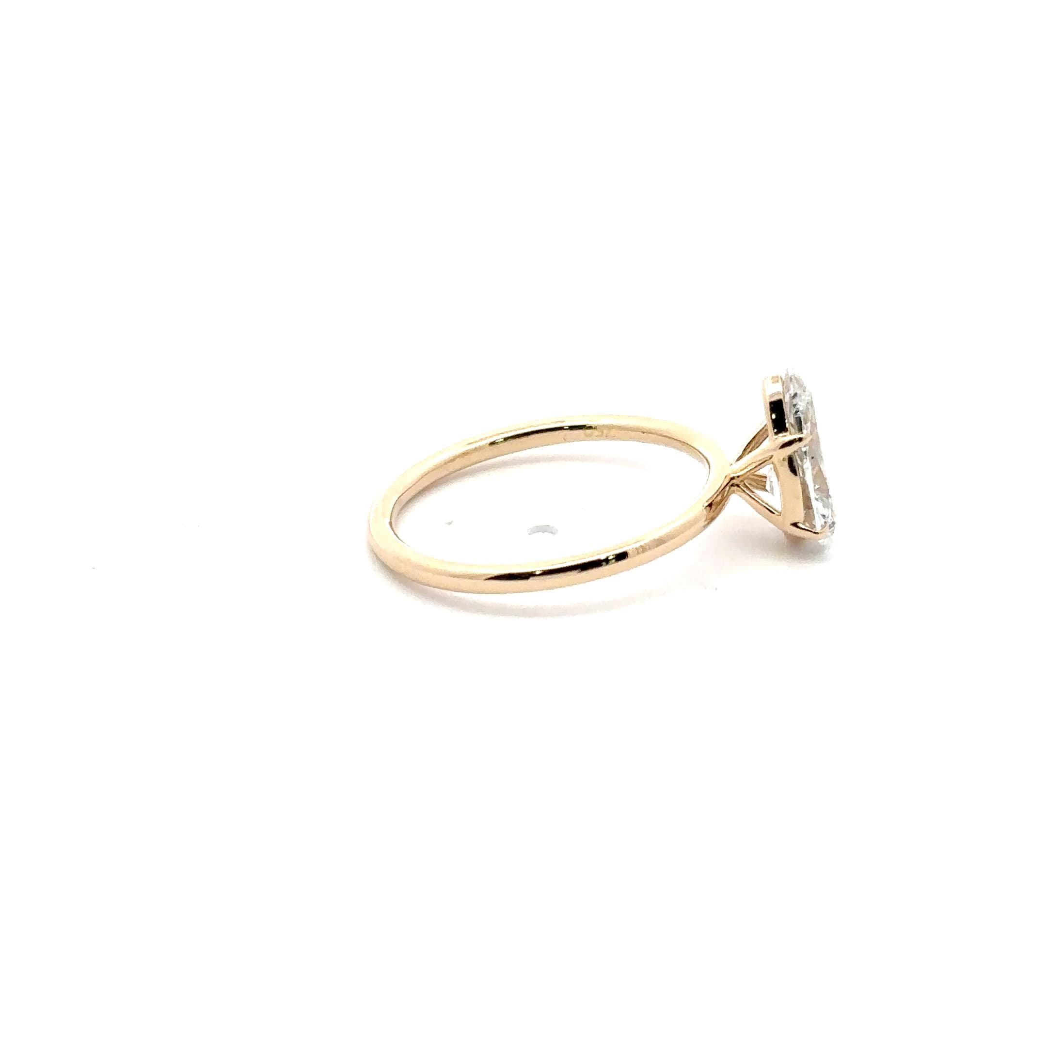 Pear-Cut Diamond Solitaire Ring in Yellow Gold 5