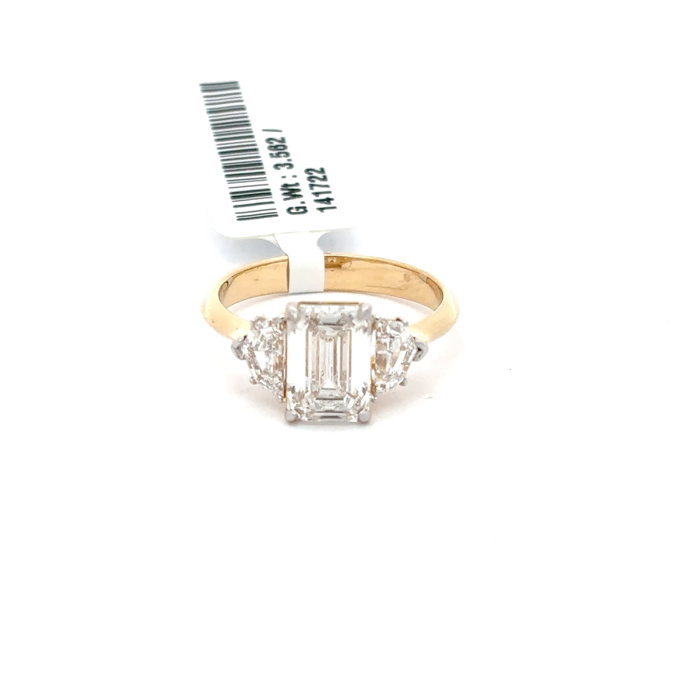 Yellow Gold Multistone Ring with Emerald Cut Diamond 2