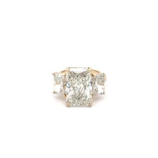 Radiant Cut Diamond Three-Stone Yellow Gold Ring