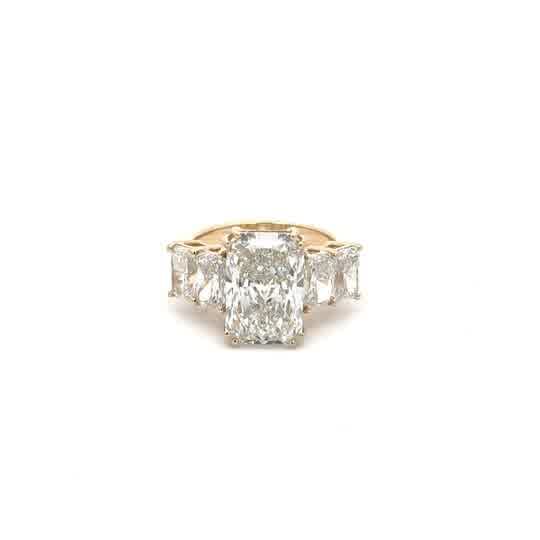 Yellow Gold Multistone Ring with Radiant Cut Diamond