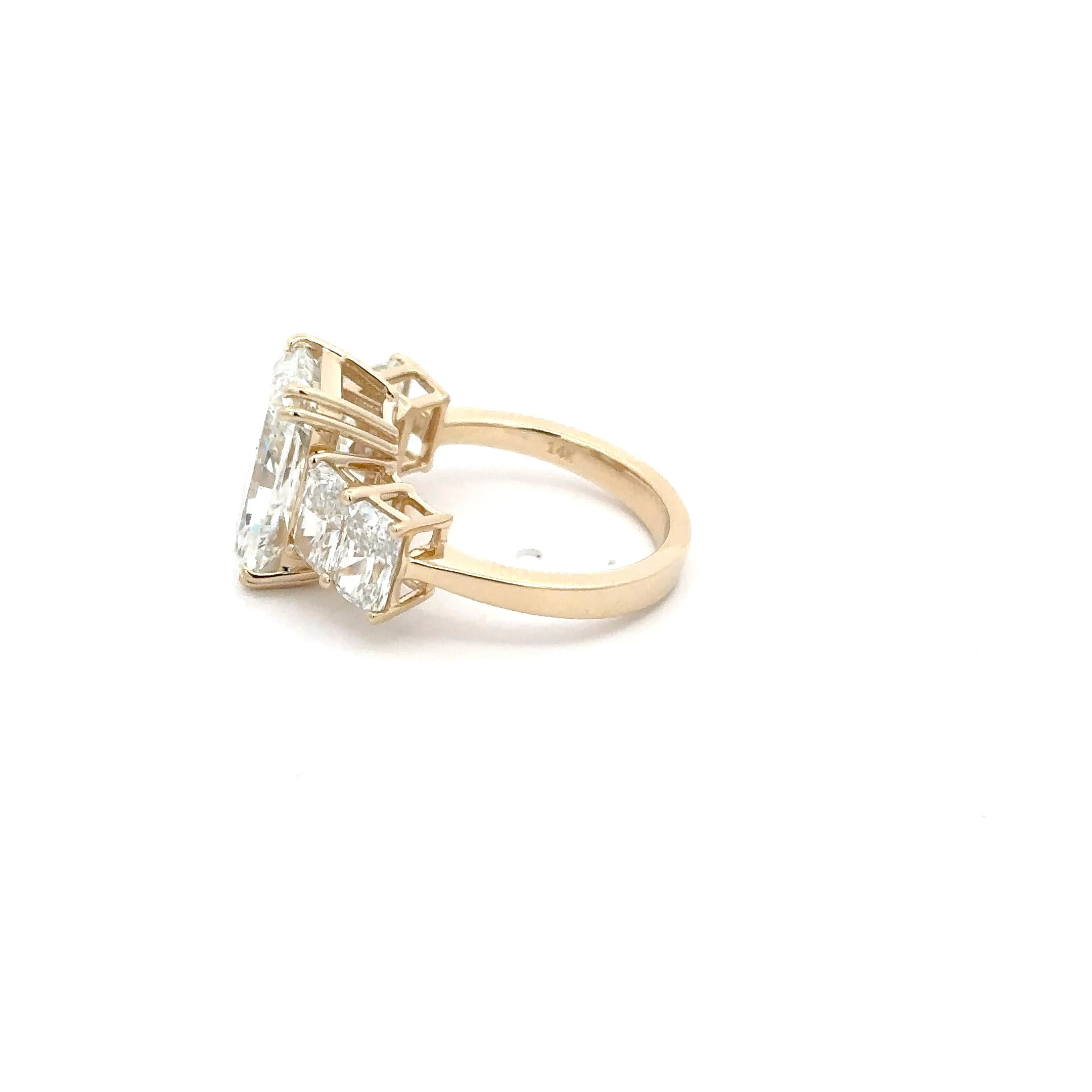 Yellow Gold Multistone Ring with Radiant Cut Diamond 3