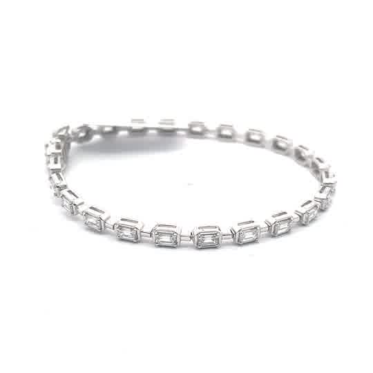 Tennis Bracelet with Emerald-Cut Diamonds