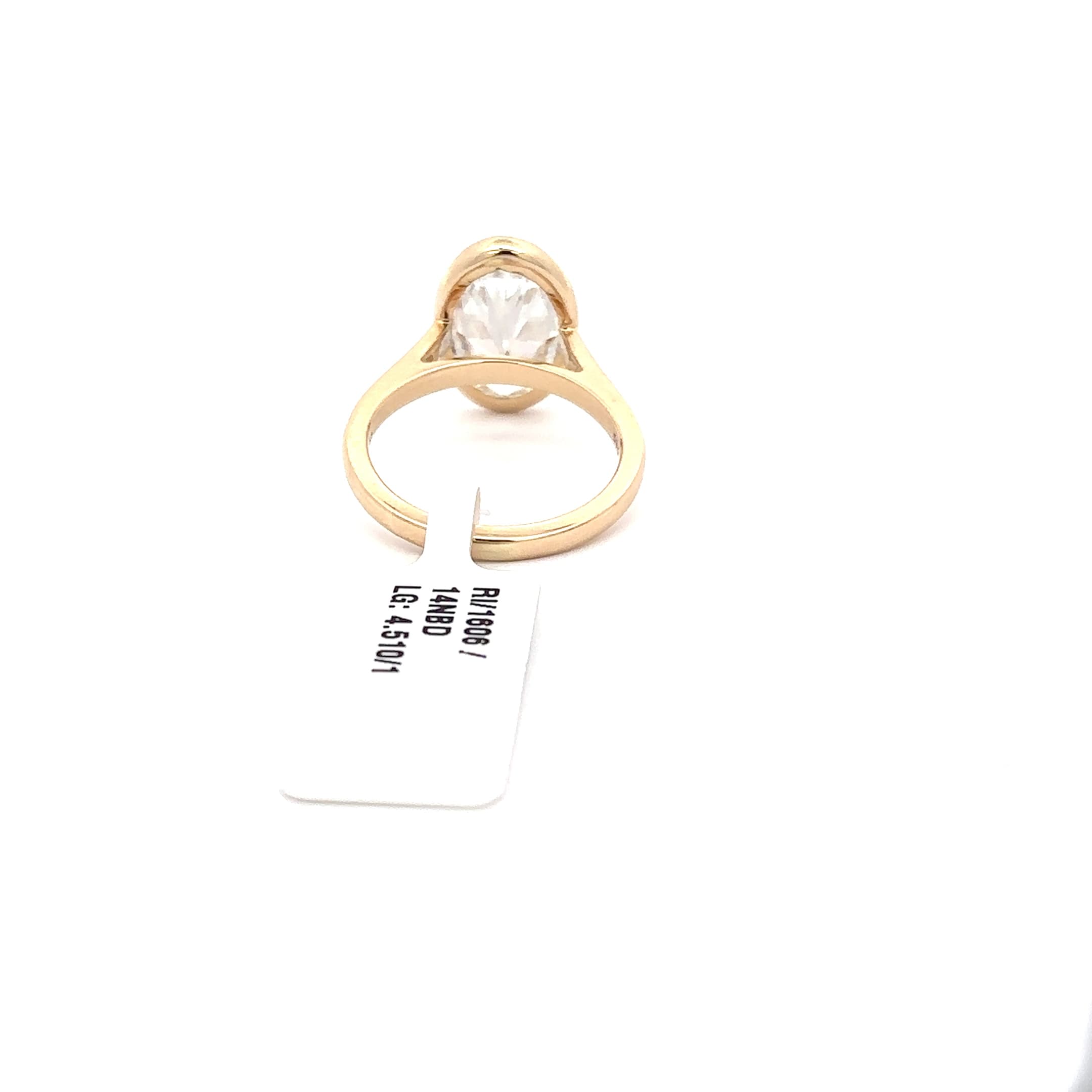 Oval Brilliant Diamond Solitaire Ring in Yellow Gold 4