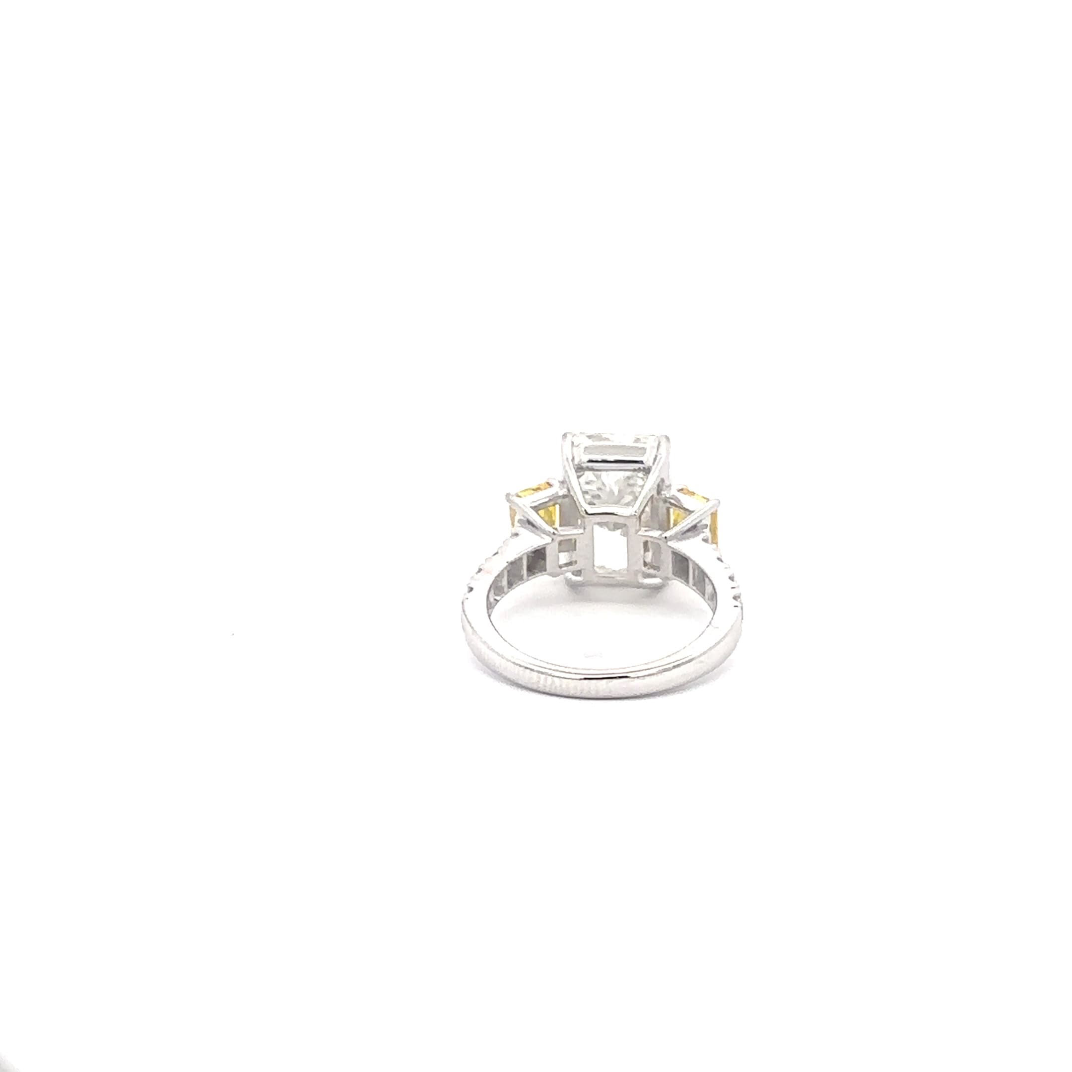 Yellow Gold Multi-Stone Ring with Radiant Cut Diamond 4