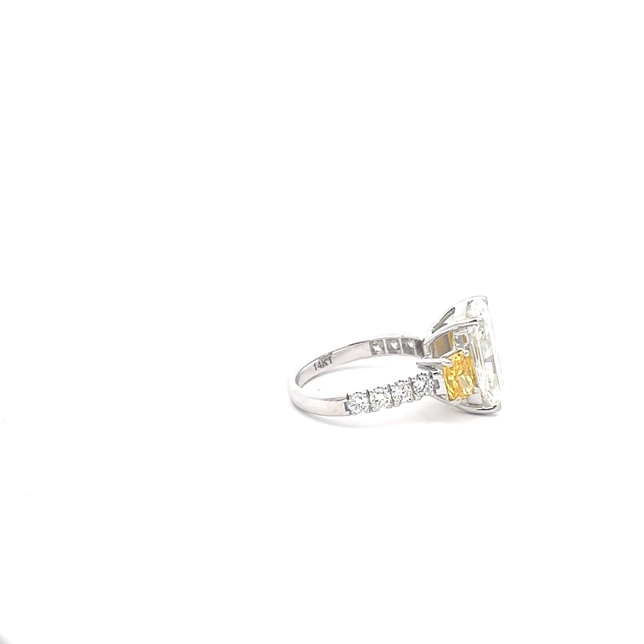 Yellow Gold Multi-Stone Ring with Radiant Cut Diamond 5