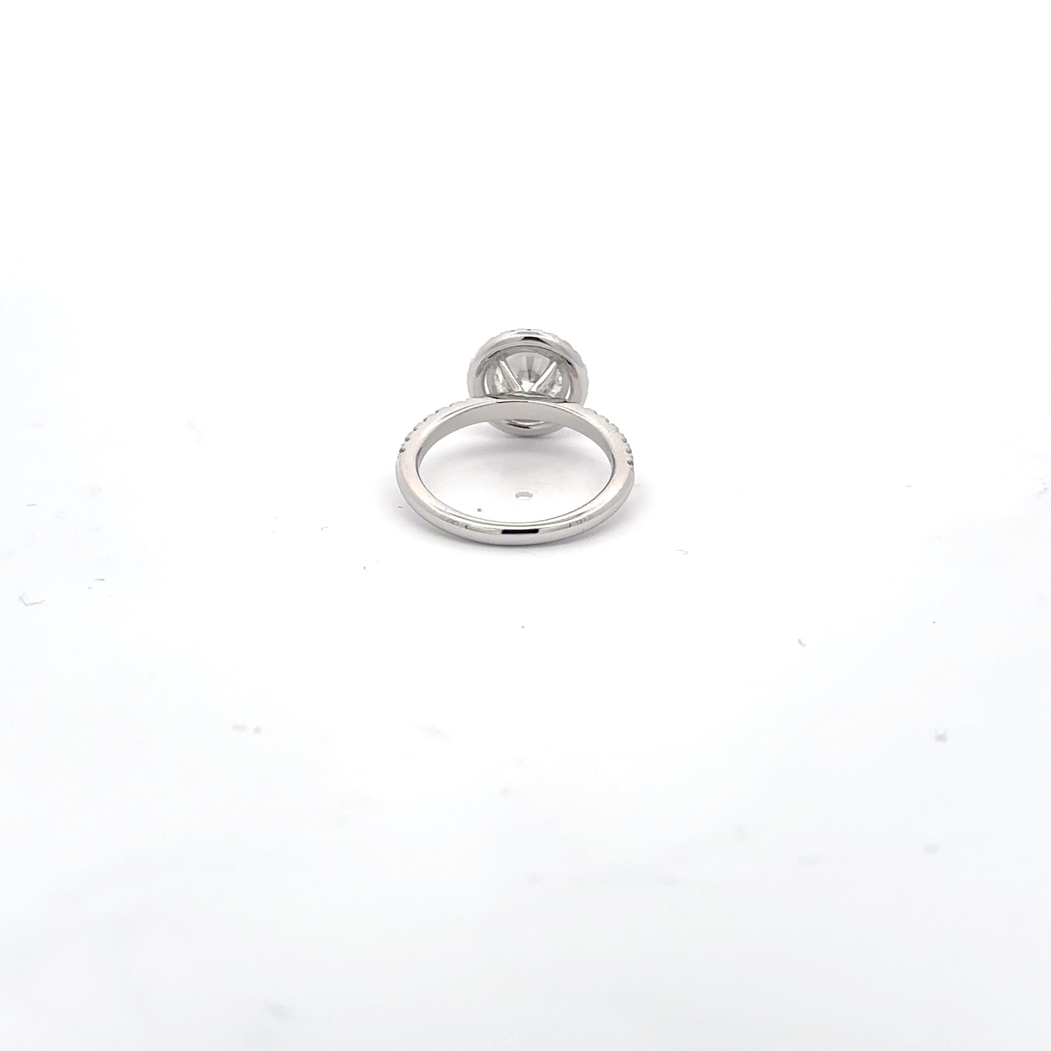 White Gold diamond ring 4