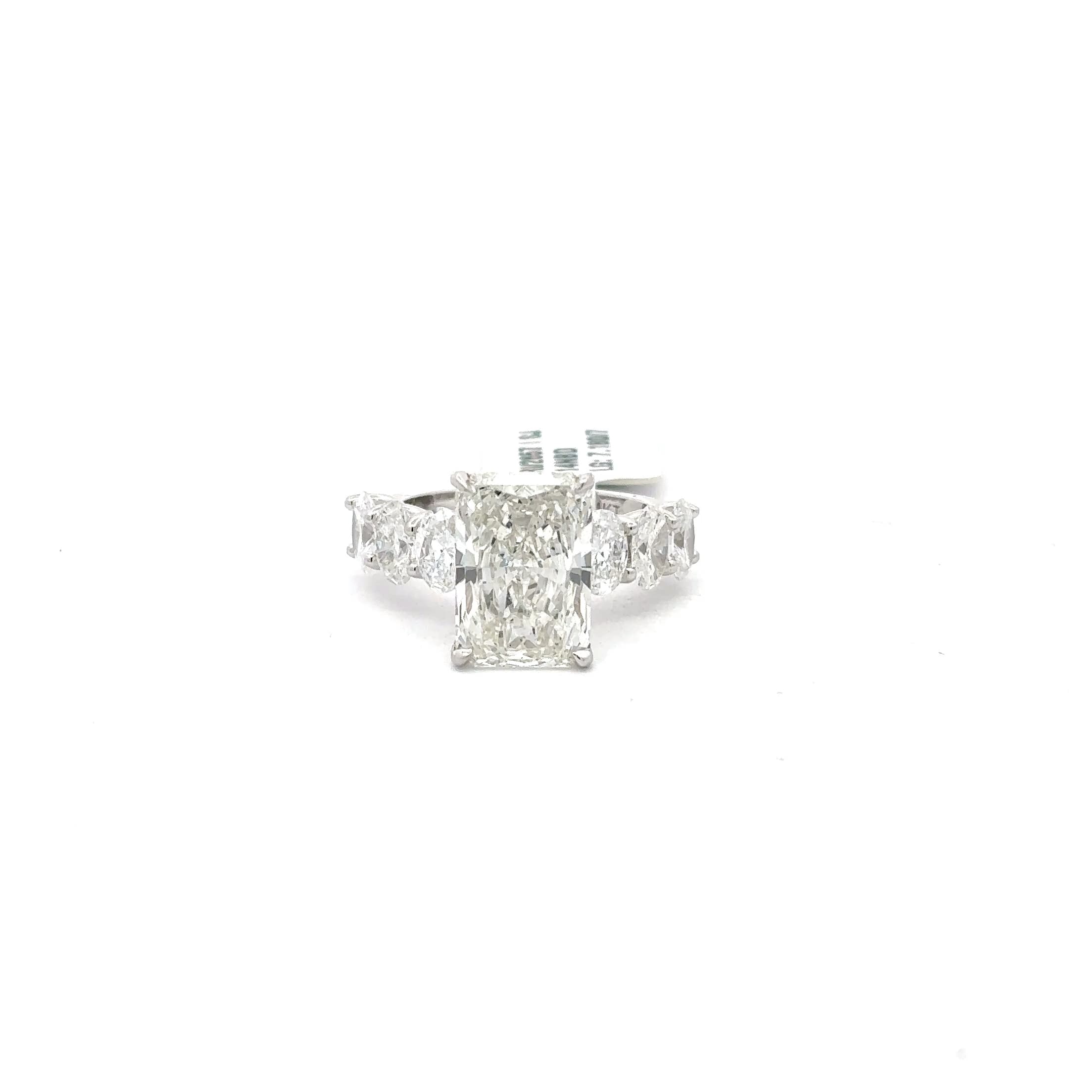 White Gold Emerald Cut Diamond Multistone Ring 2