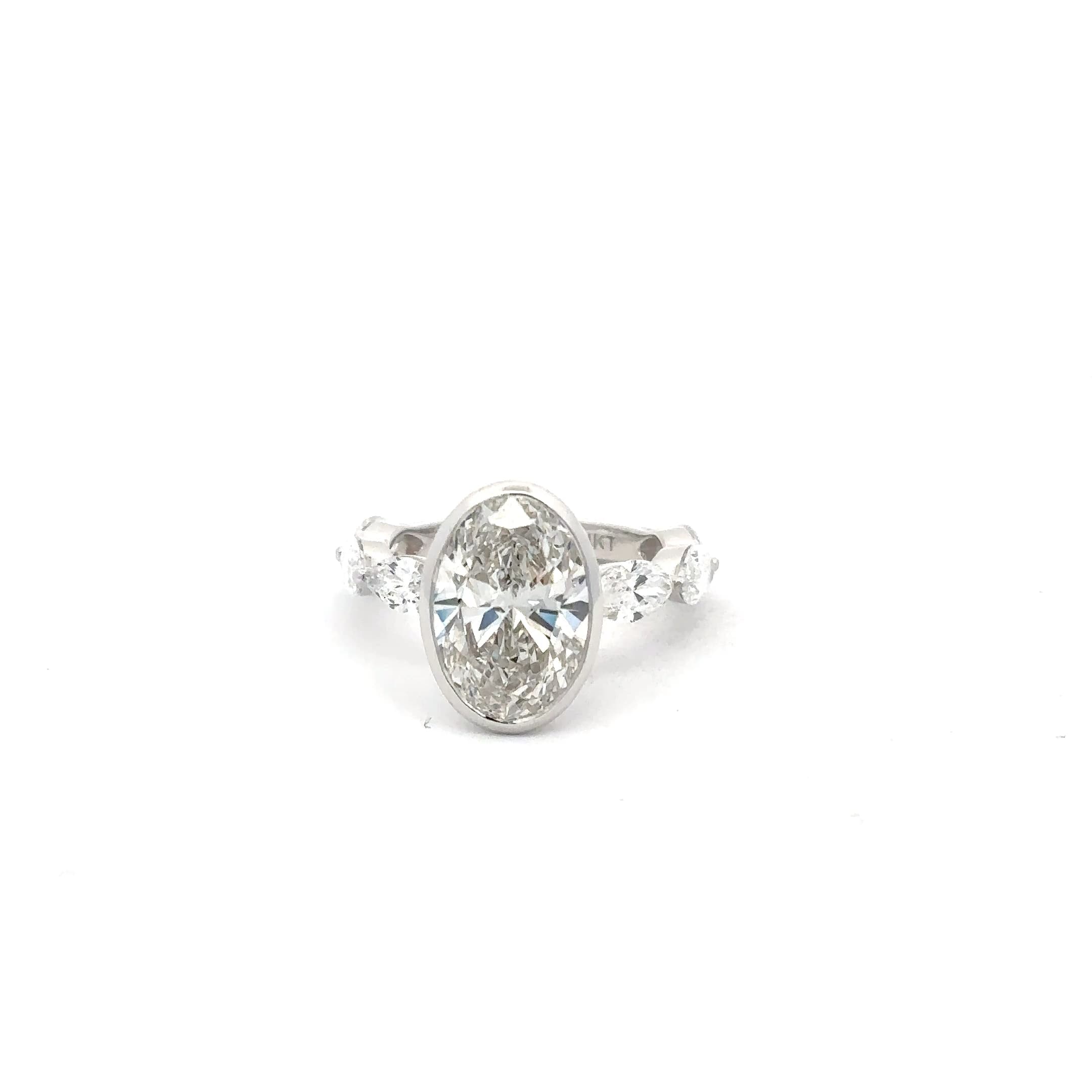 Oval Brilliant Cut Diamond Engagement Ring in 18k White Gold 2