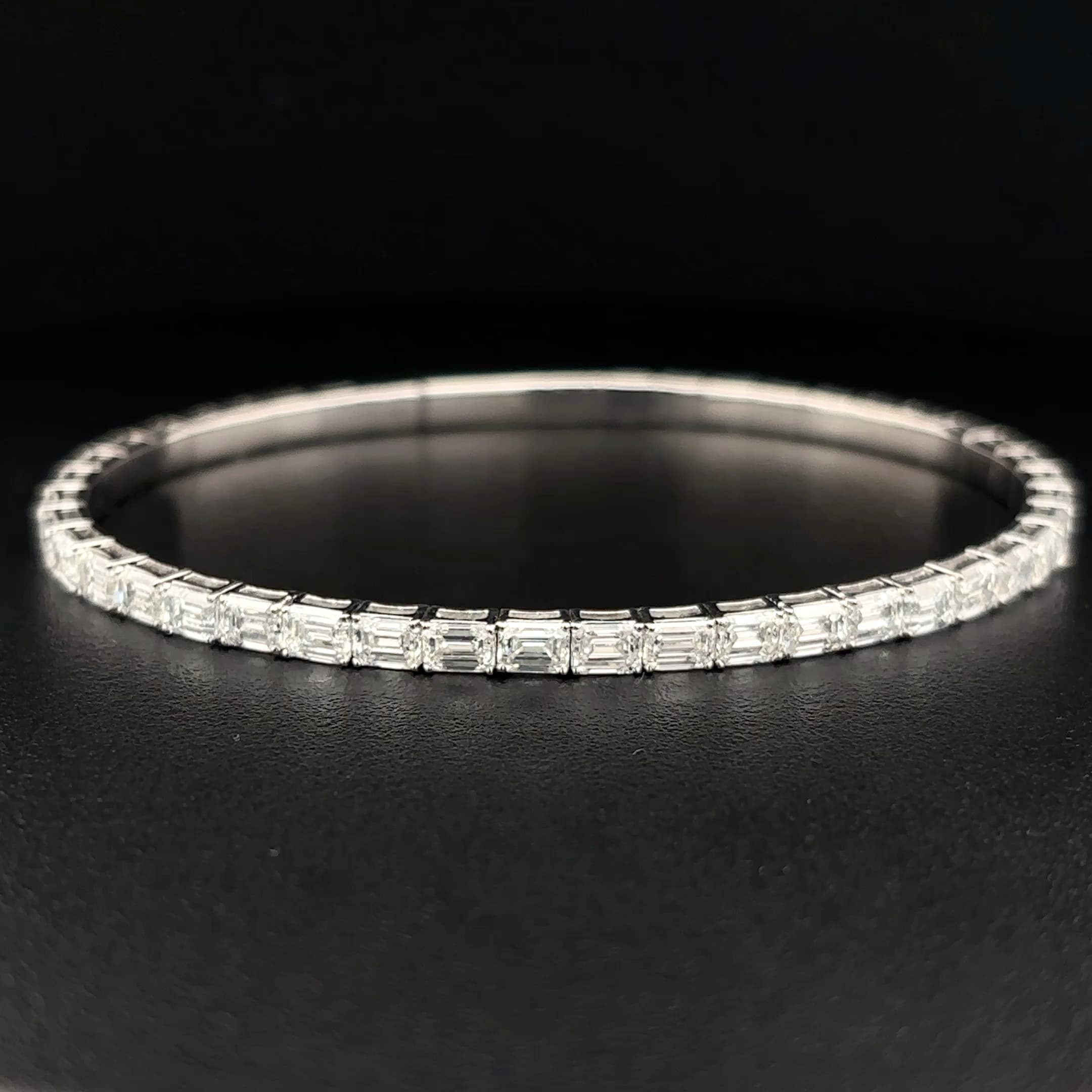 Emerald-Cut Diamond Tennis Bracelet in White Gold 2