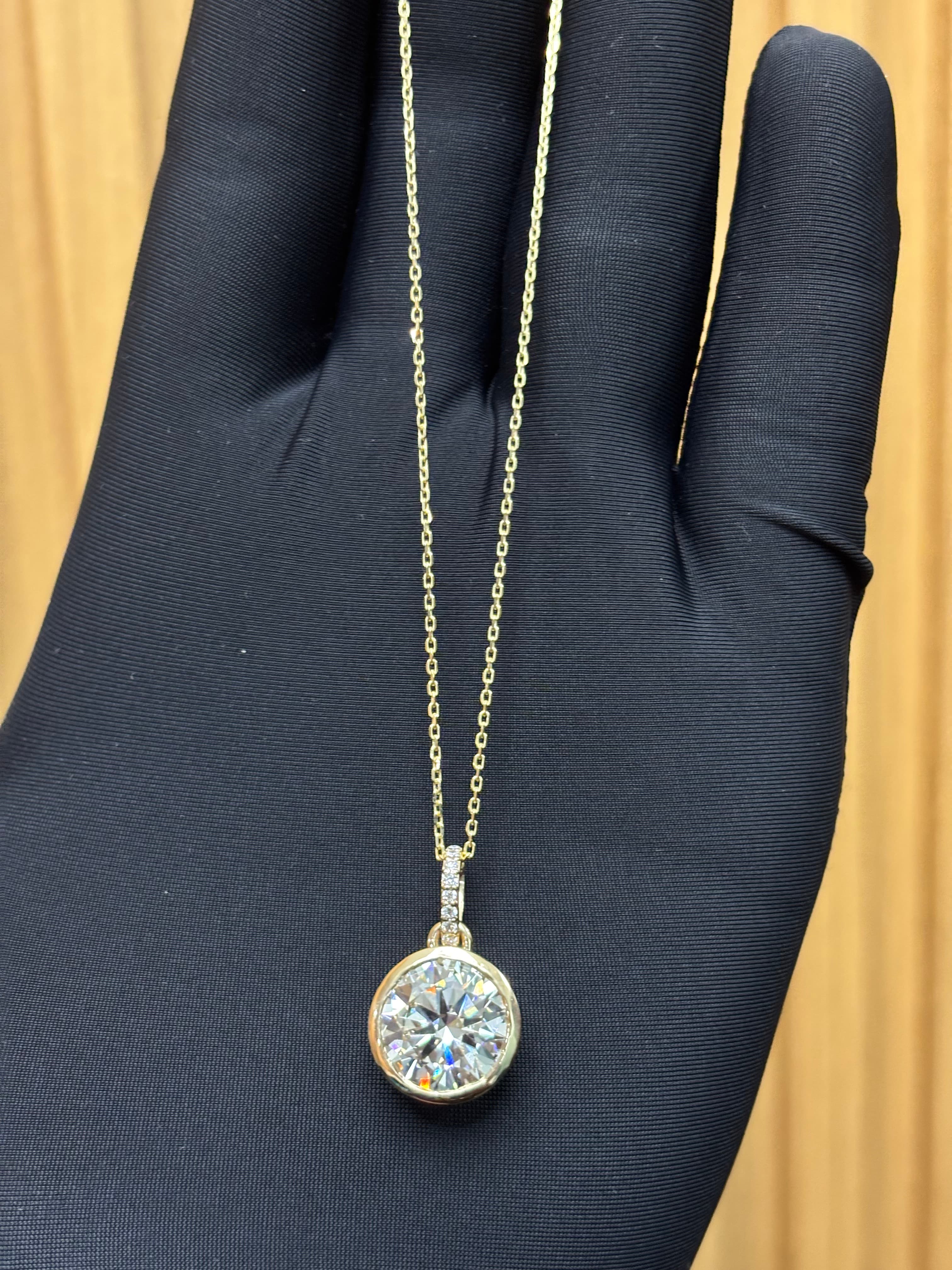Round Brilliant Diamond Bezel Solitaire Pendant in Rose Gold 3