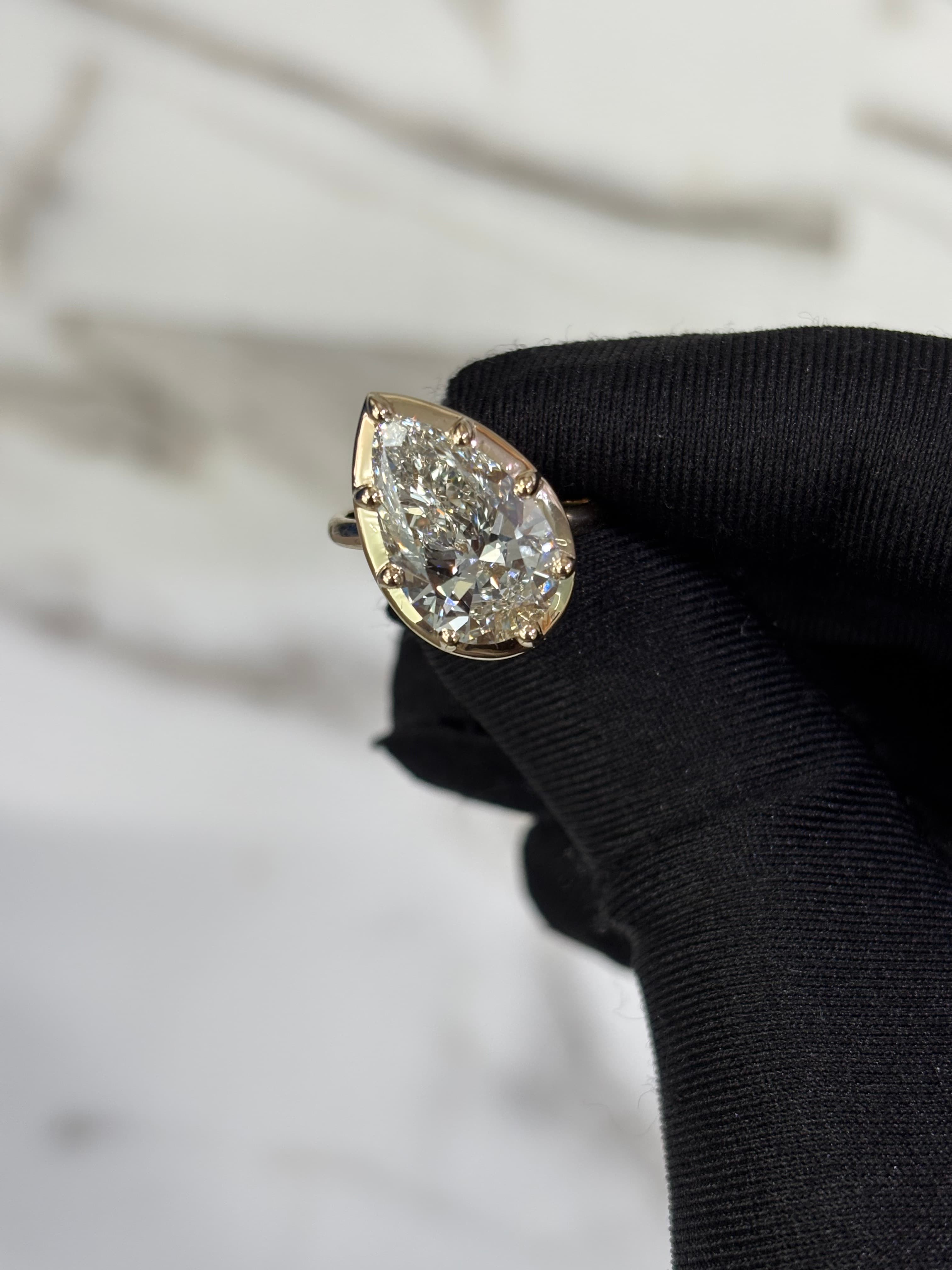 Pear Brilliant Diamond Solitaire Ring in Yellow Gold 3