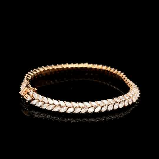 Marquise Diamond Leaf Motif Tennis Bracelet in Yellow Gold