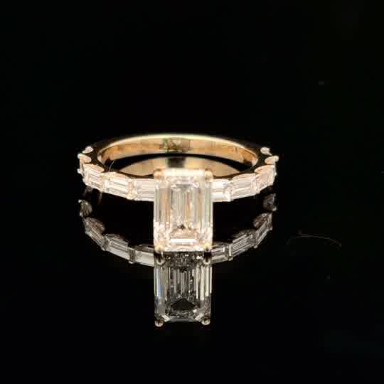 Emerald-Cut Diamond Solitaire Ring in Yellow Gold