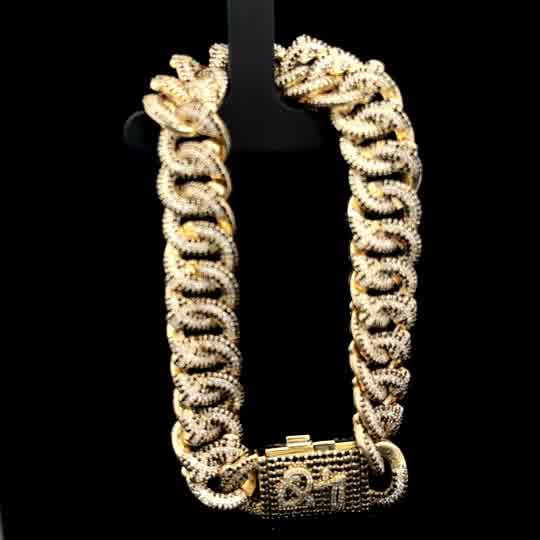 Yellow Gold Diamond Pavé Cuban Link Chain Bracelet
